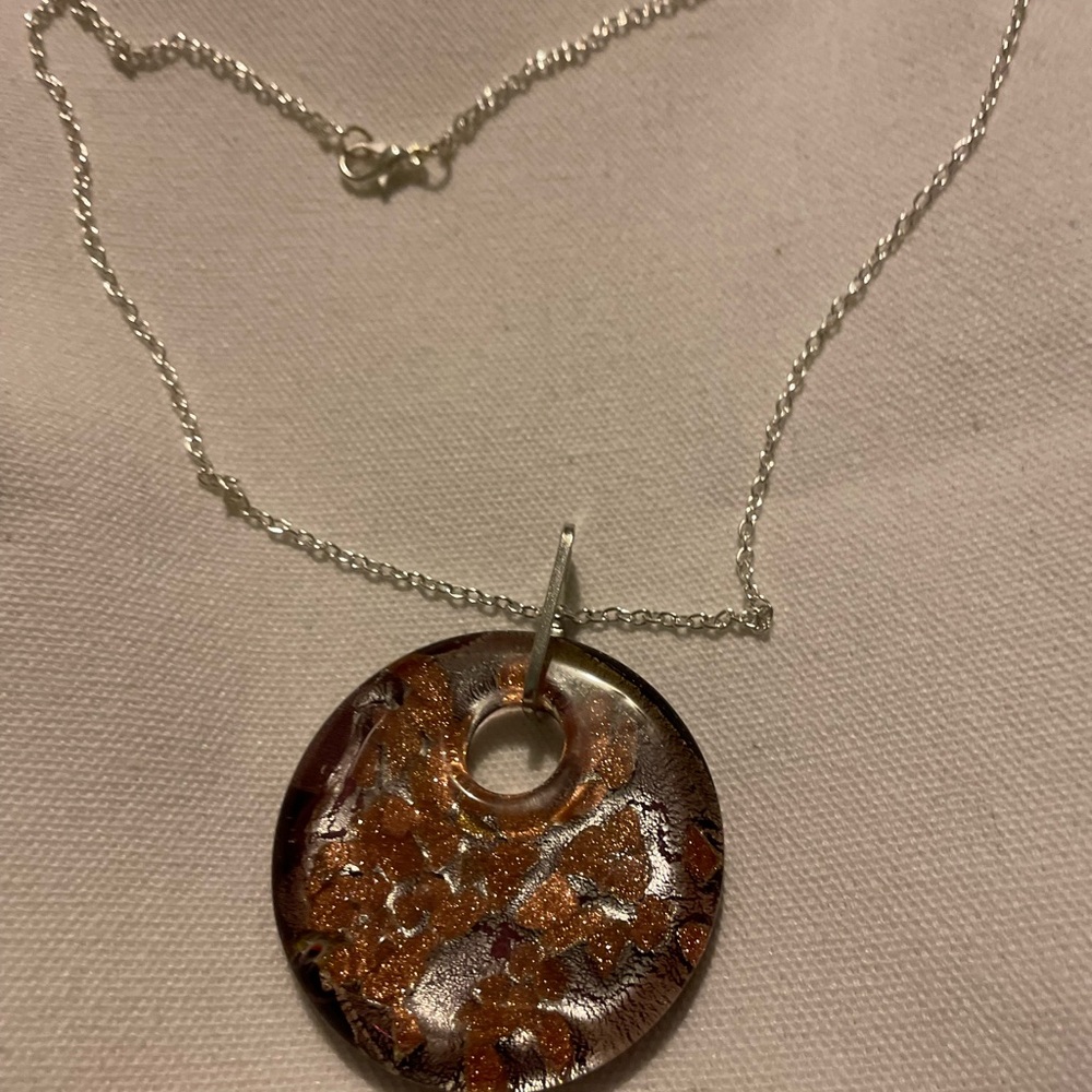 Elegant Gold and Silver Pendant Necklace